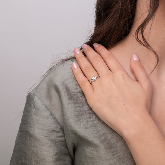 10K White Gold Three Stone Diamond Anniversary Band (0.10 ct tw)