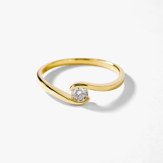 Solitaire Diamond Ring in 10K Yellow Gold (0.15ct tw)