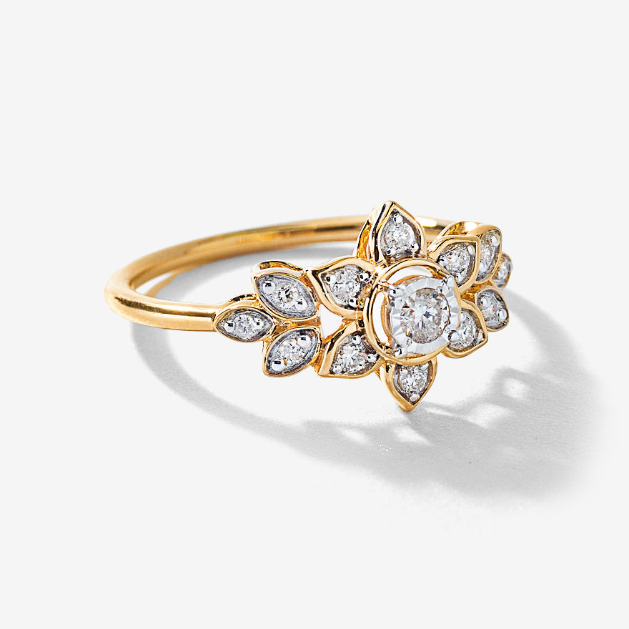Flower Diamond Cluster Ring in 10K Yellow Gold (0.20 ct tw)
