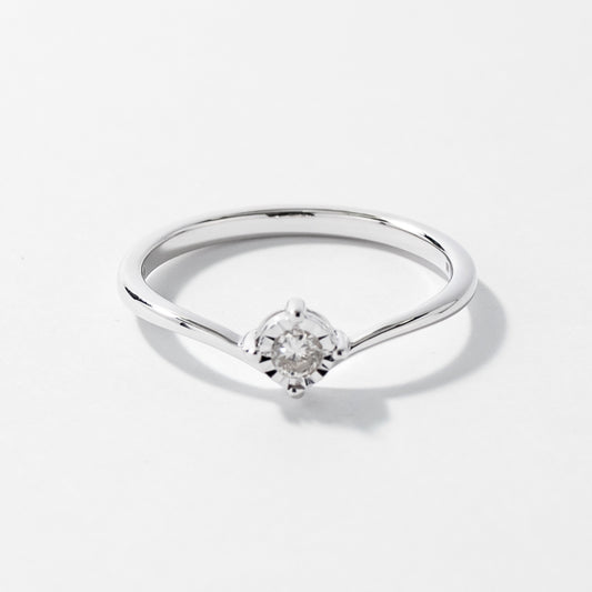 V Solitaire Ring in 10K White Gold (0.08 ct tw)
