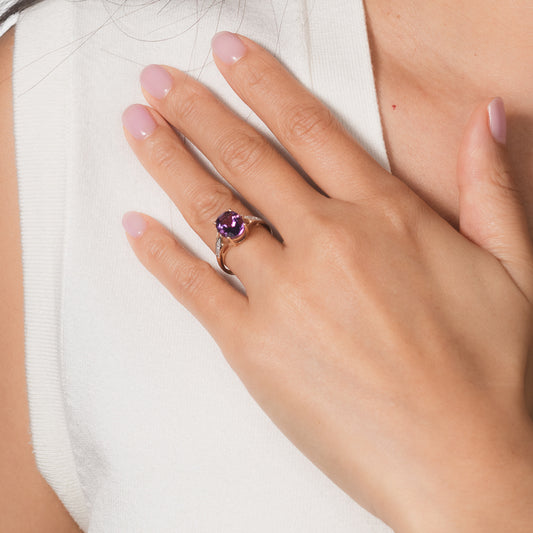 Oval Amethyst Ring in 10K Yellow Gold
