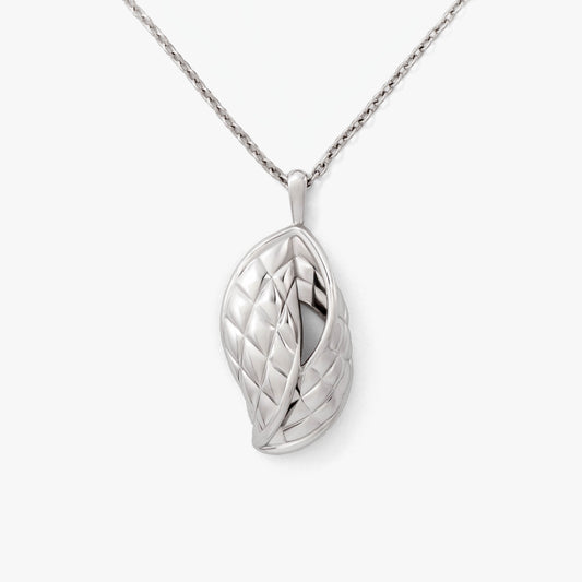 SilverNova Silver Quilted Necklace