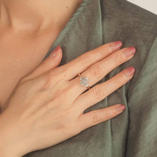 Radiant Cut Lab Grown Diamond Engagement Ring in 14K Yellow Gold (2.75 ct tw)