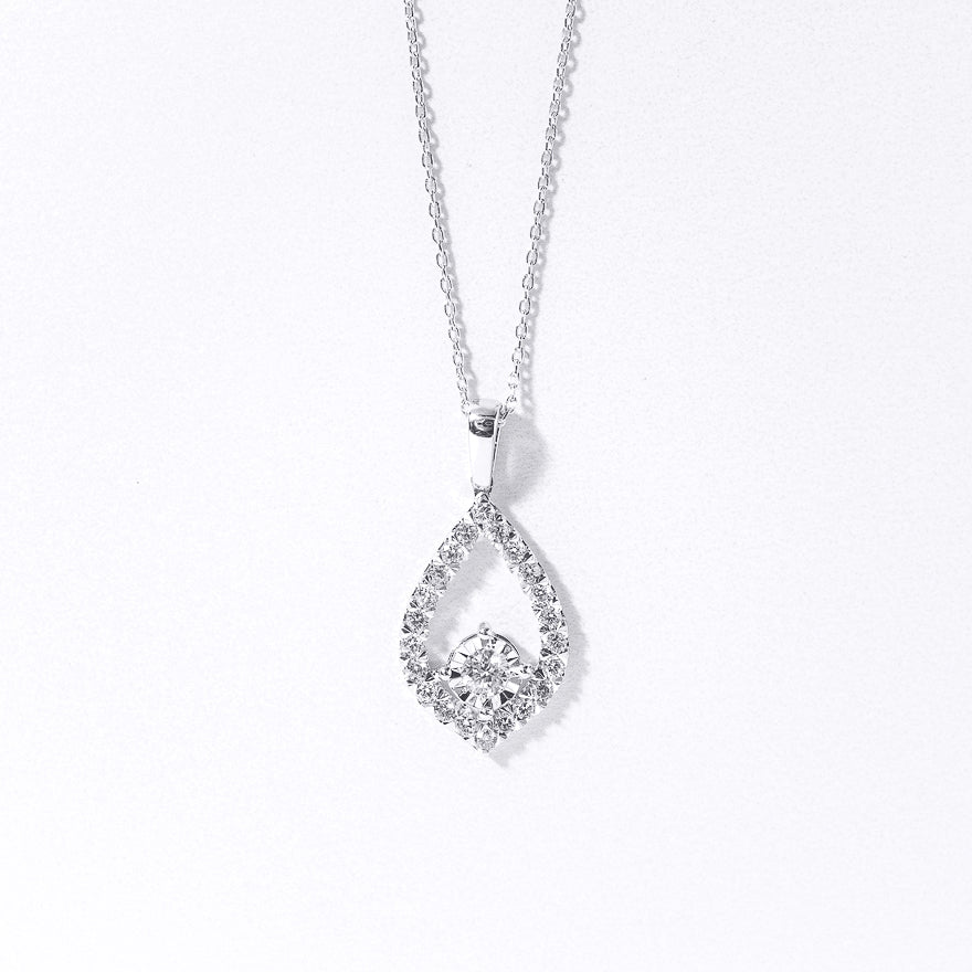 Diamond Cluster Pendant Necklace in 10K White Gold (0.50 ct tw)