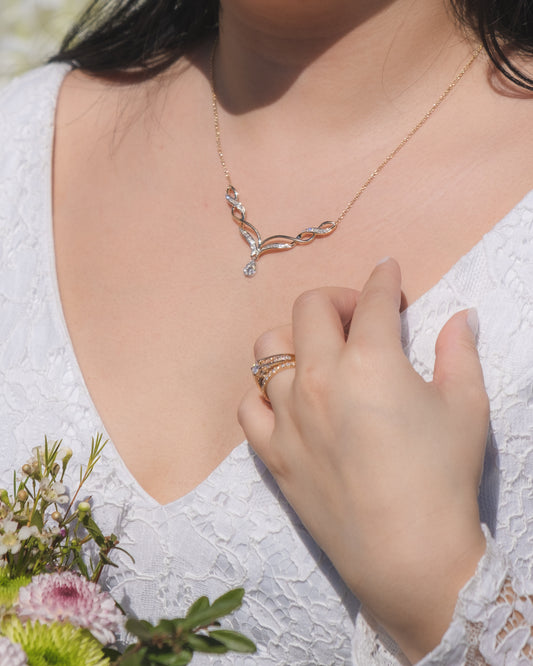 Diamond Twist Collar Necklace in 10K Yellow and White Gold (0.60 ct tw)