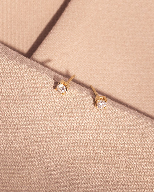 Solitaire Canadian Diamond Stud Earrings in 14K Yellow Gold (0.15 ct tw)