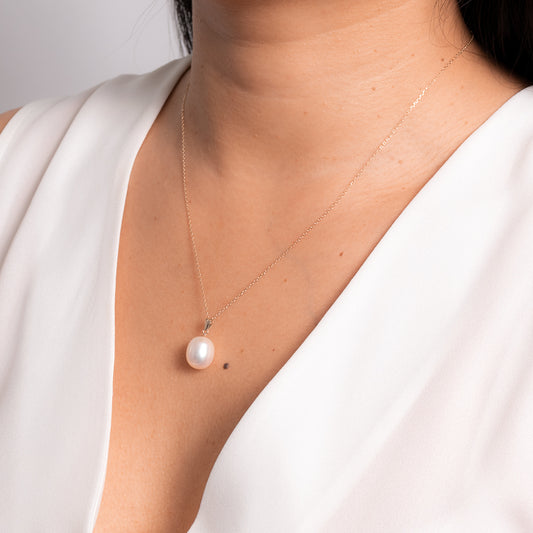 10-11mm Single Pearl Pendant Necklace in 14K Yellow Gold