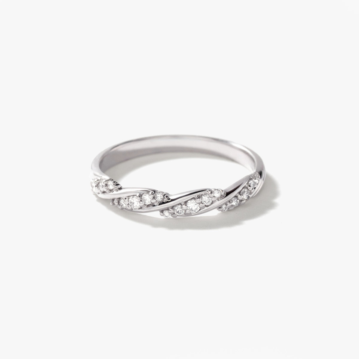 Diamond Twist Ring in 14K White Gold (0.15ct tw)