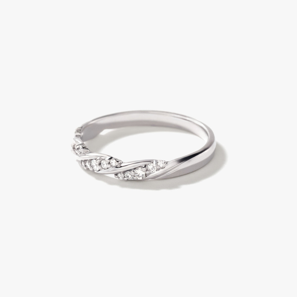 Diamond Twist Ring in 14K White Gold (0.15ct tw)