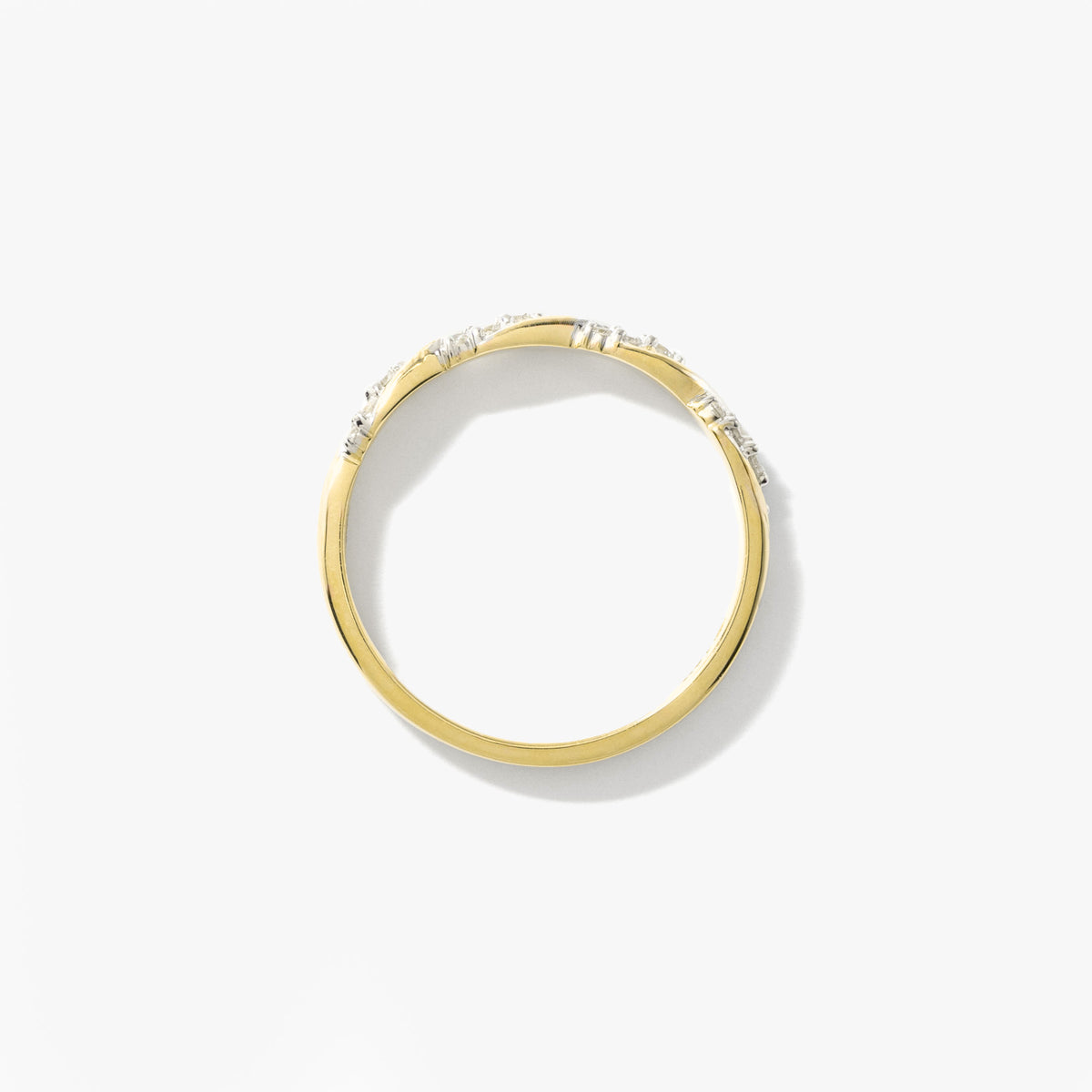 Diamond Twist Anniversary Ring in 14K Yellow Gold (0.15ct tw)