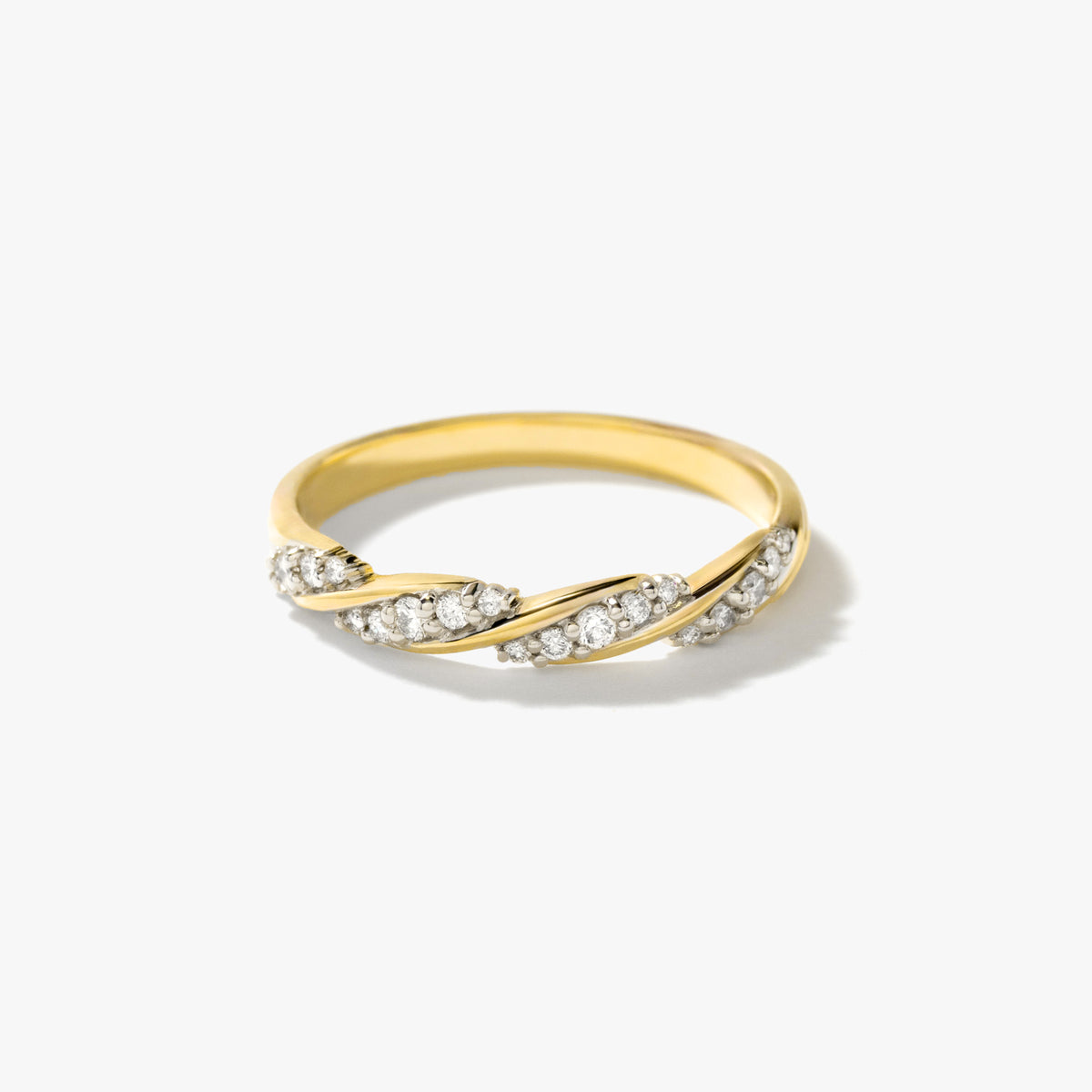 Diamond Twist Anniversary Ring in 14K Yellow Gold (0.15ct tw)