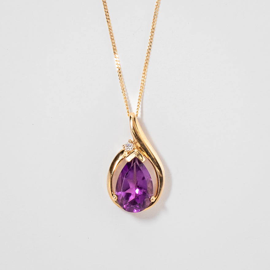 Amethyst Pendant Necklace in 10K Yellow Gold