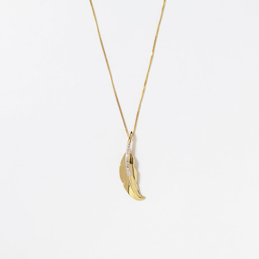 Diamond Feather Necklace in 10K Yellow Gold (0.04 ct tw)