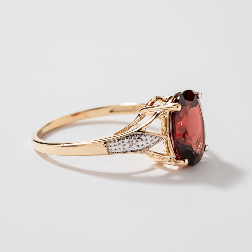 Oval Garnet Ring with Diamond Accents in 10K Yellow Gold – Ann