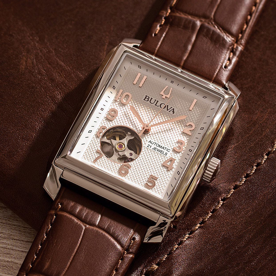 Bulova Sutton 96A268 - Orologio automatico da uomo con cinturino in pelle di coccodrillo, 33 mm Bulova Sutton 96A268 - Orologio automatico da uomo con cinturino in pelle di coccodrillo, 33 mm