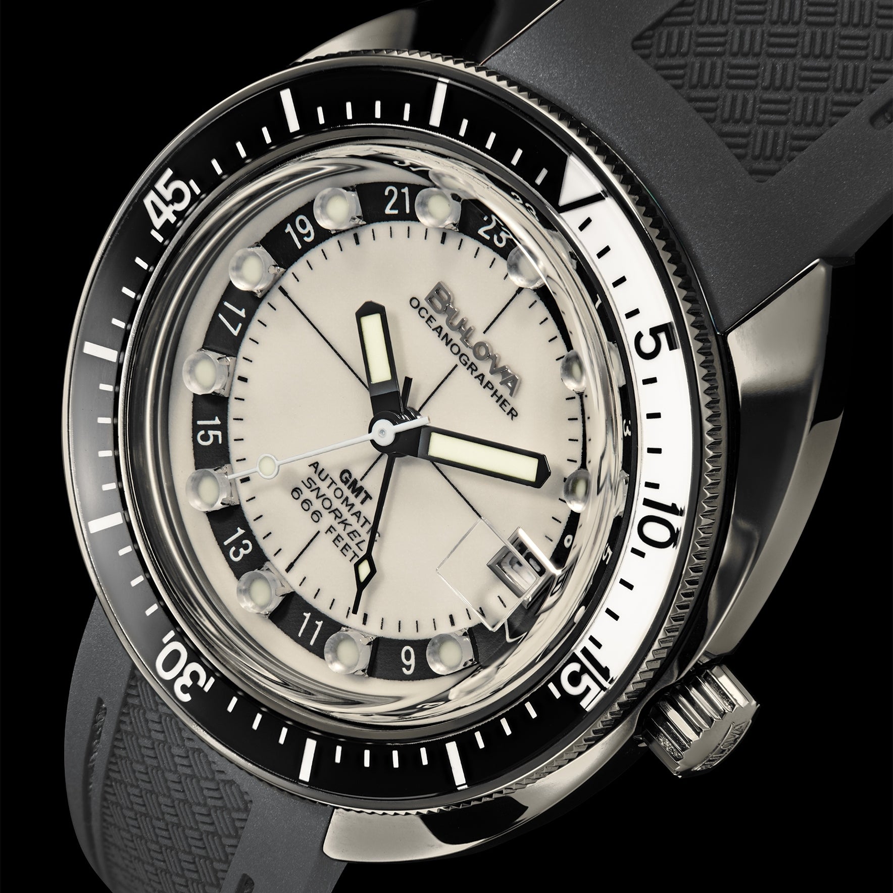 Bulova gmt 2025