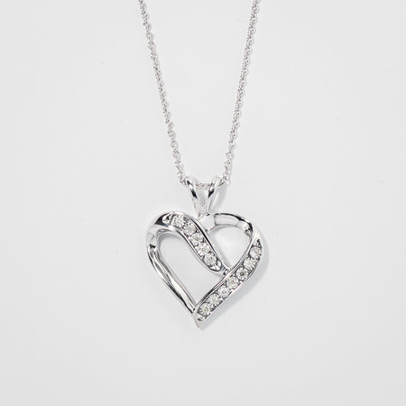 Diamond Cluster Heart Shaped Pendant in 10K White Gold (0.06 ct tw)