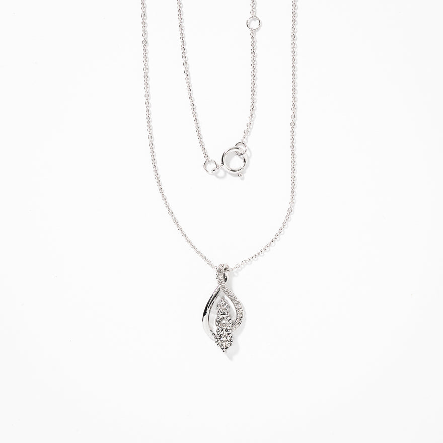 Diamond Cluster Necklace in 10K White Gold (0.20 ct tw)