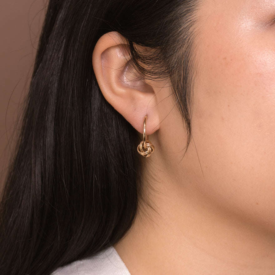 OEM Copper Gold Plated Round Earrings Small Bow-Knot Women Gold Hoop  Earrings - China Earring and Jewelry price | Made-in-China.com