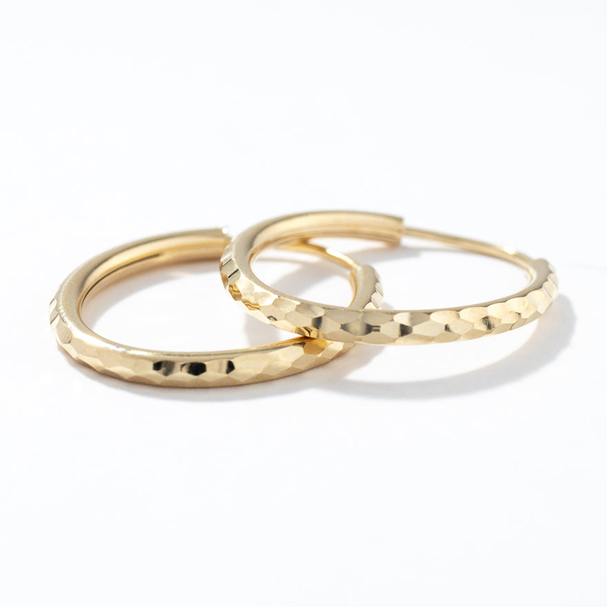 2x25mm Oval Sleeper Hoop Earrings in 10K Yellow Gold