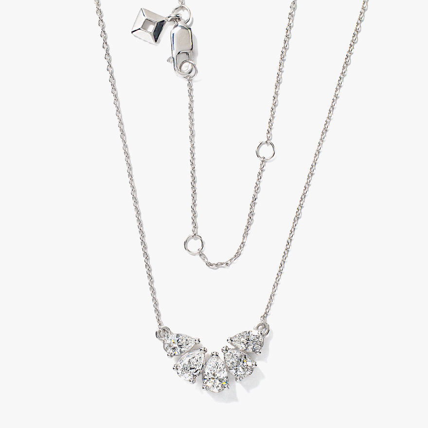 Lab Grown Diamond Cluster Necklace in 10K White Gold (1.00 ct tw)