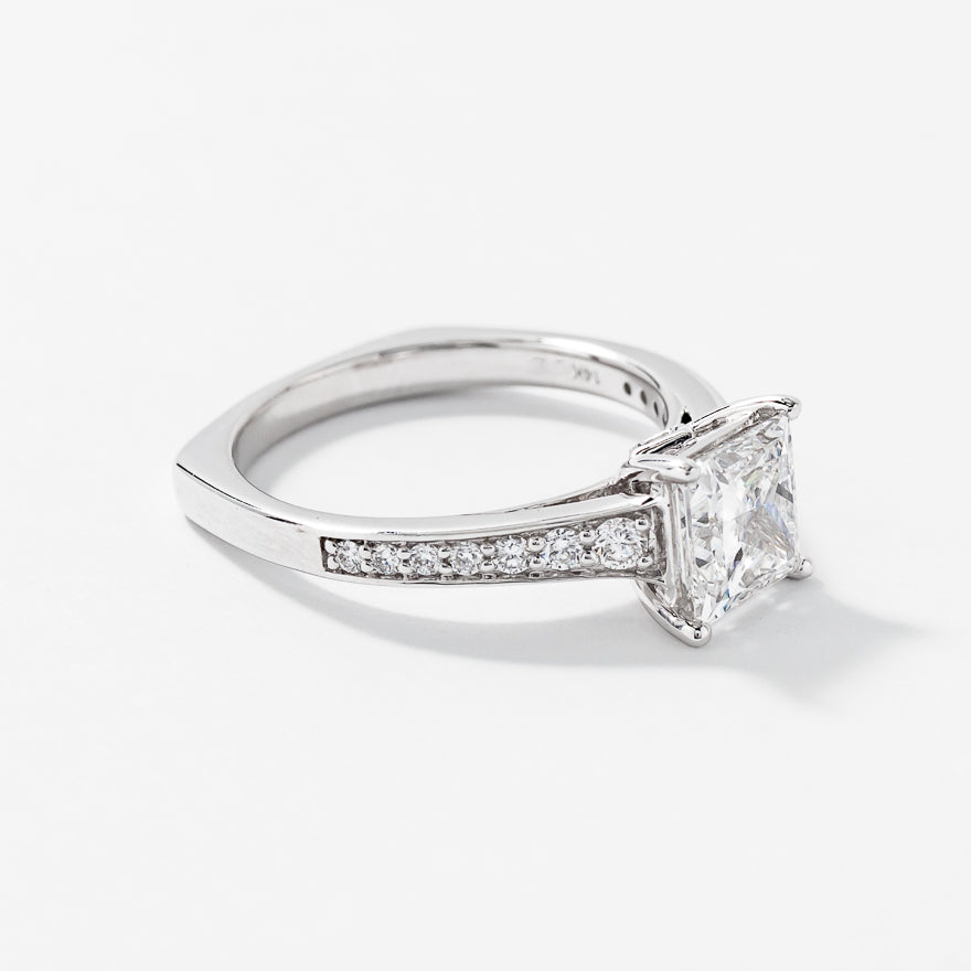 Lab Grown Princess Cut Diamond Engagement Ring (1.75 ct tw)