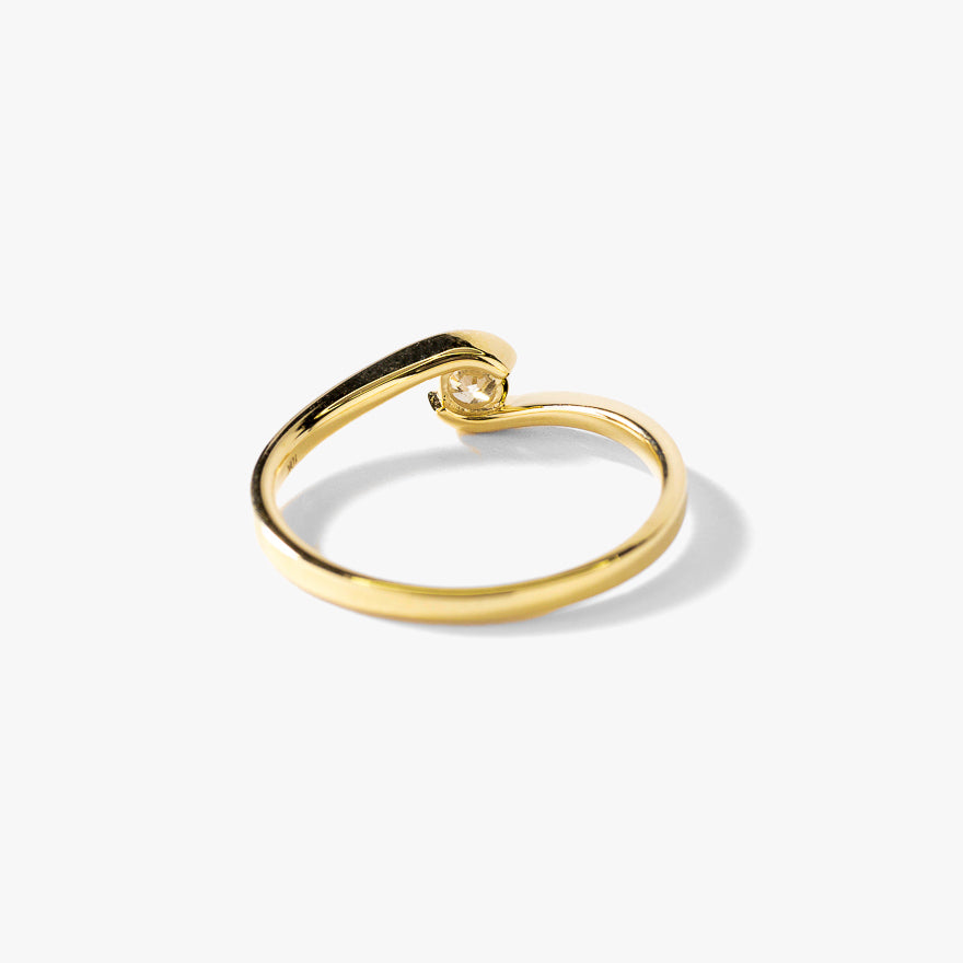 Solitaire Diamond Ring in 10K Yellow Gold (0.15ct tw)