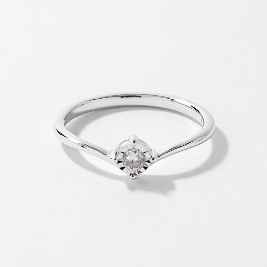 V Solitaire Ring 10K White Gold (0.08 ct tw)