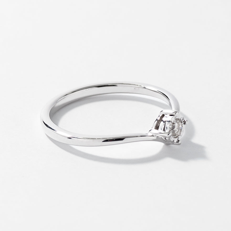 V Solitaire Ring 10K White Gold (0.08 ct tw)