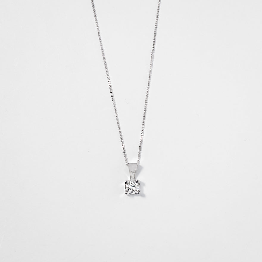 14K White Gold Canadian Diamond Pendant Necklace in a Four Claw Setting (0.20 ct tw)