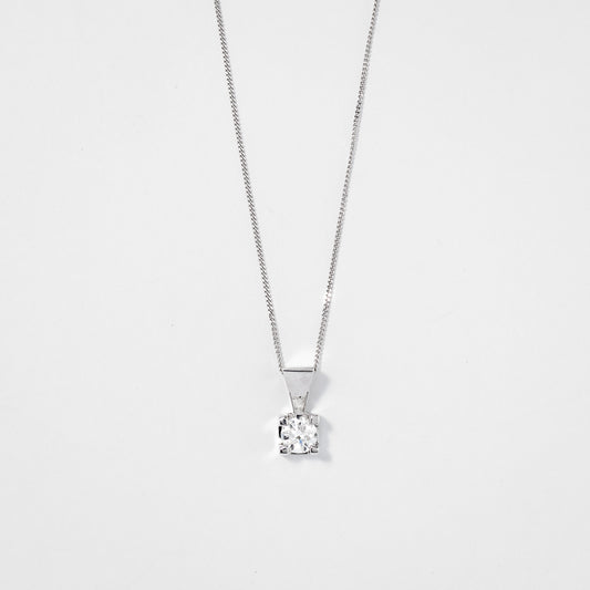 14K White Gold Canadian Diamond Pendant Necklace in a Four Claw Setting (0.30 ct tw)