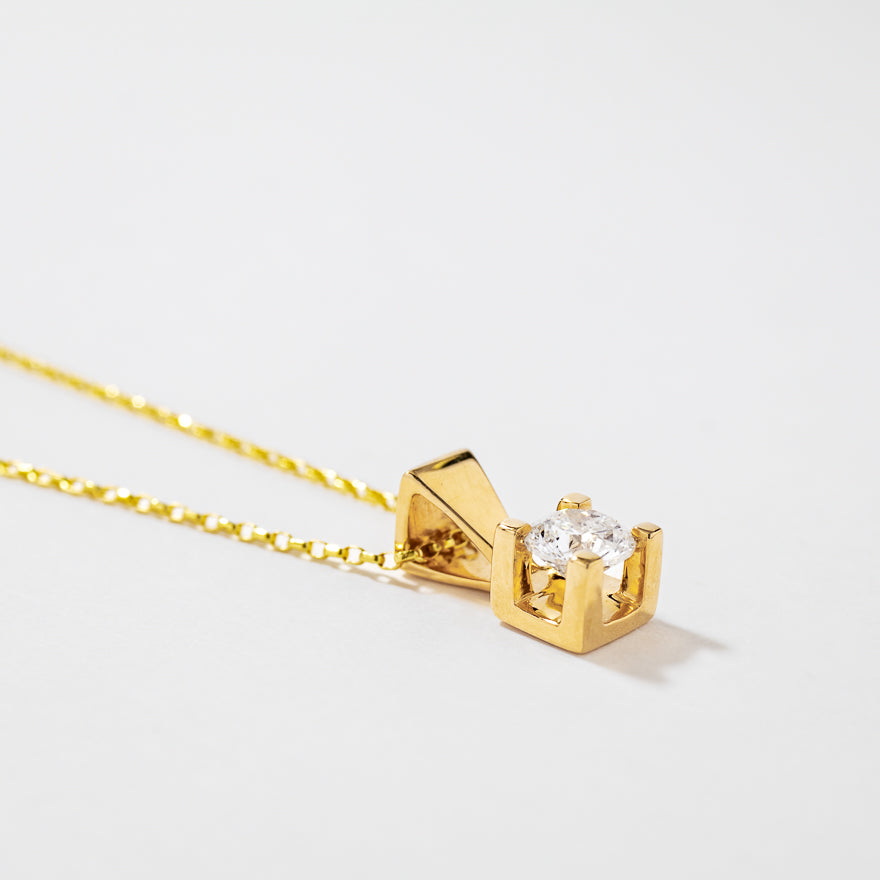 14K Yellow Gold Canadian Diamond Pendant Necklace in a Four Claw Setting (0.30 ct tw)