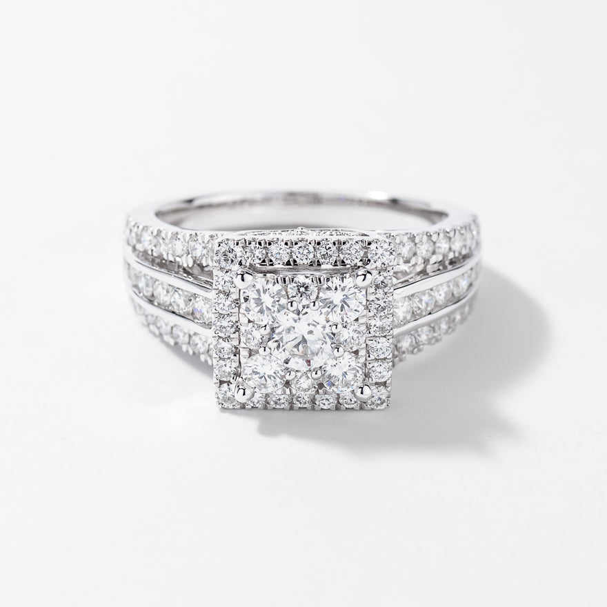 Diamond Cluster Ring in 14K White Gold (0.50 ct tw)