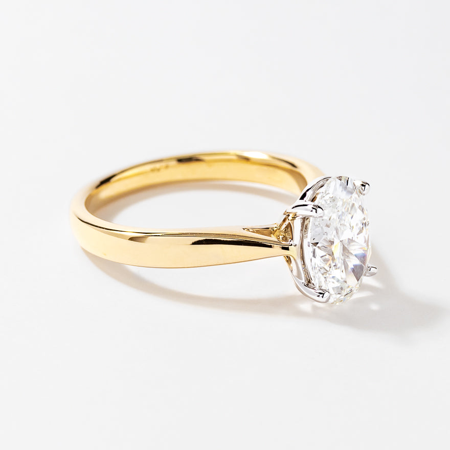 Lab Grown Oval Cut Diamond Engagement Ring 14K Yellow Gold (2.00 ct