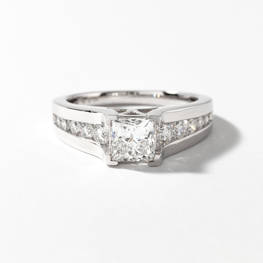 Lab Grown Princess Cut Diamond Engagement Ring (1.50 ct tw)