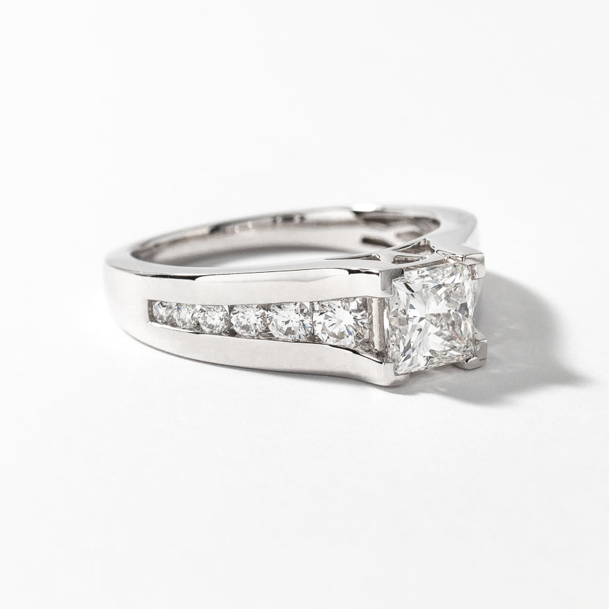 Lab Grown Princess Cut Diamond Engagement Ring (1.50 ct tw)