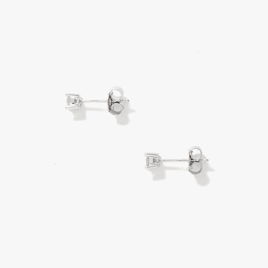 Princess Cut Diamond Stud Earrings in 10K White Gold (0.20 ct tw)