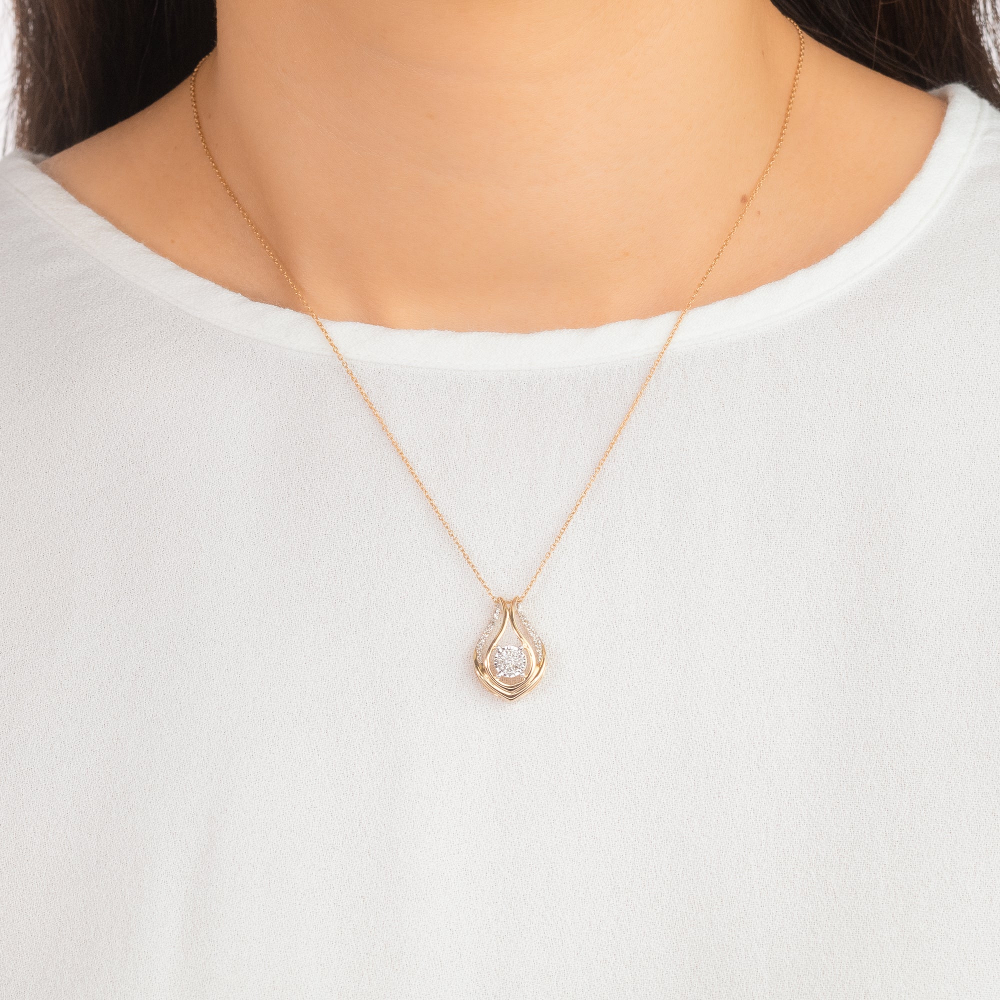 Diamond Cluster Necklace in 10K Yellow and White Gold (0.12 ct tw)