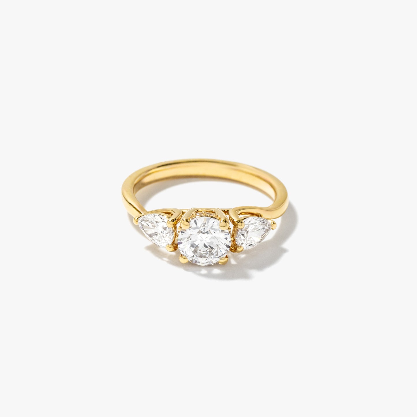 Lab Grown Diamond Engagement Ring in 14K Yellow Gold (1.37 ct tw)