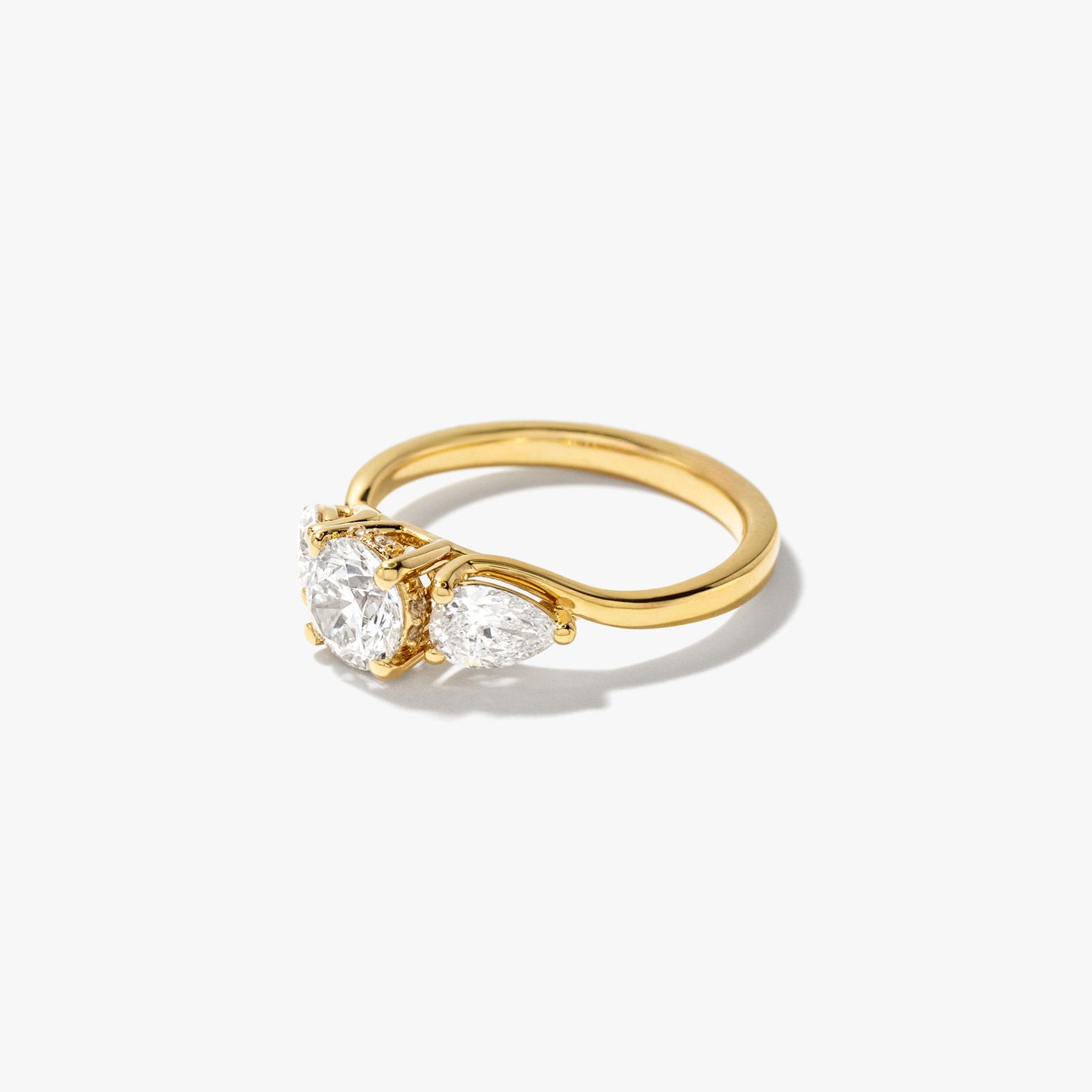 Lab Grown Diamond Engagement Ring in 14K Yellow Gold (1.37 ct tw)