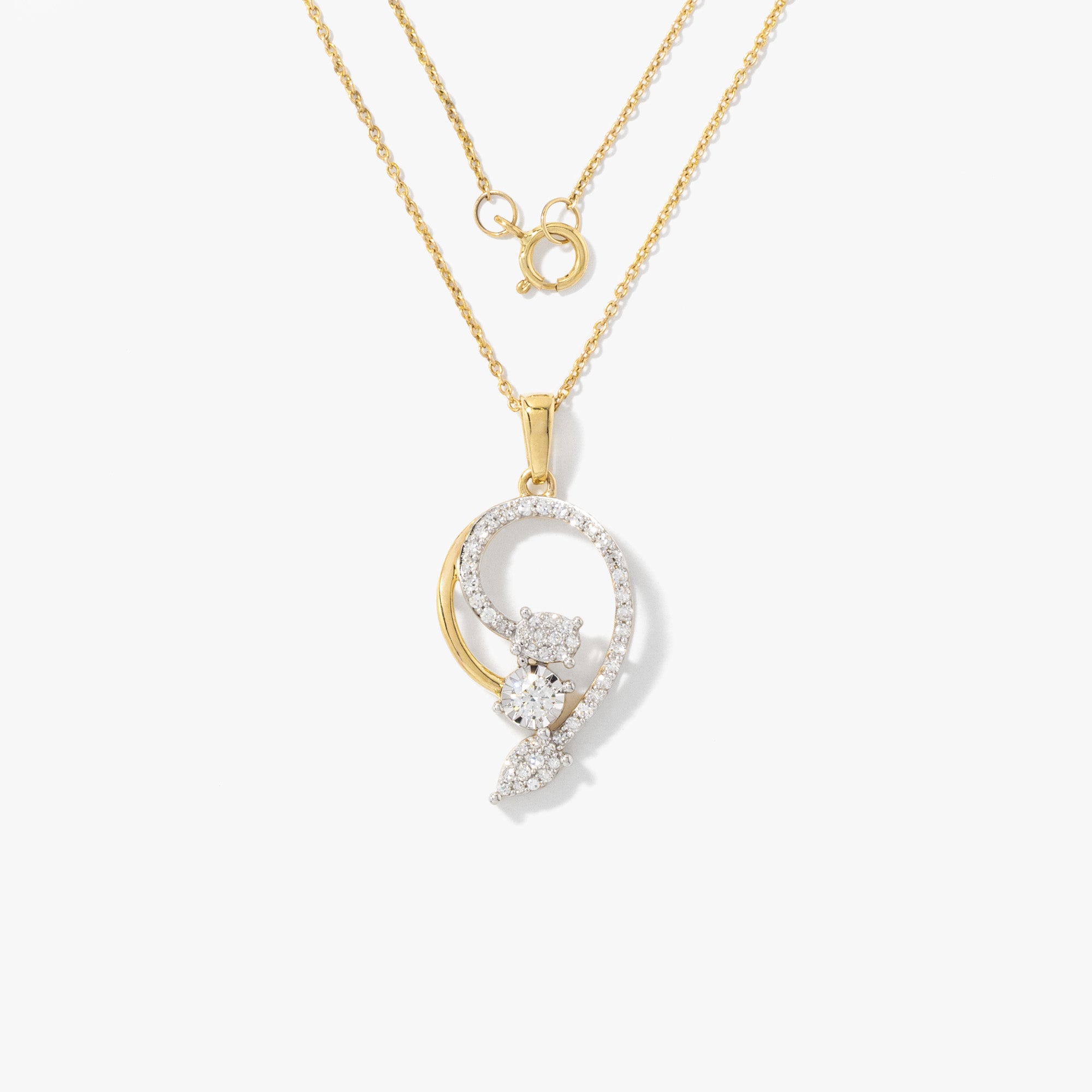 Diamond Cluster Necklace in 10K Yellow and White Gold (0.35 ct tw)