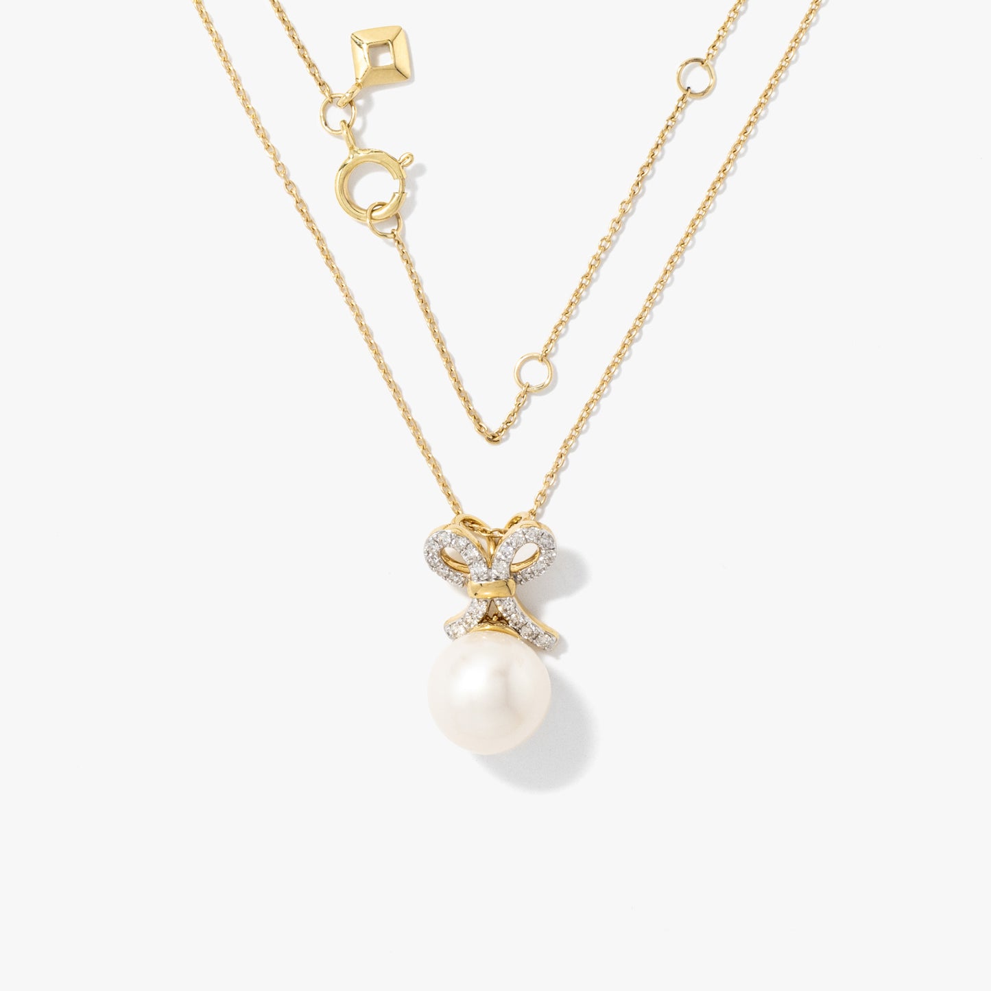 Pearl Necklace in 10K Yellow Gold
