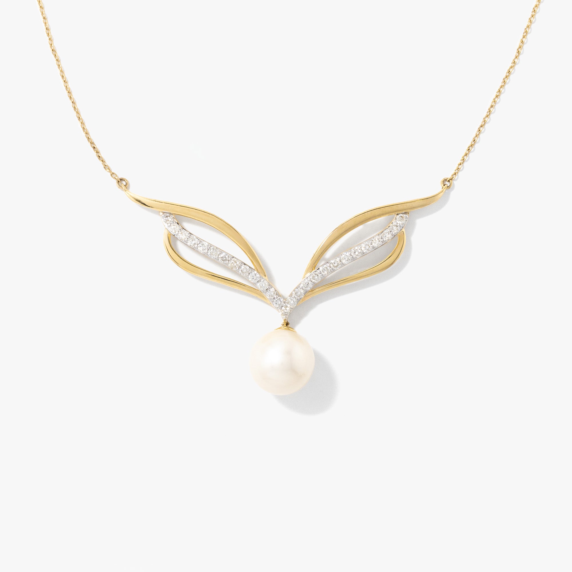 Pearl Necklace in 10K Yellow Gold