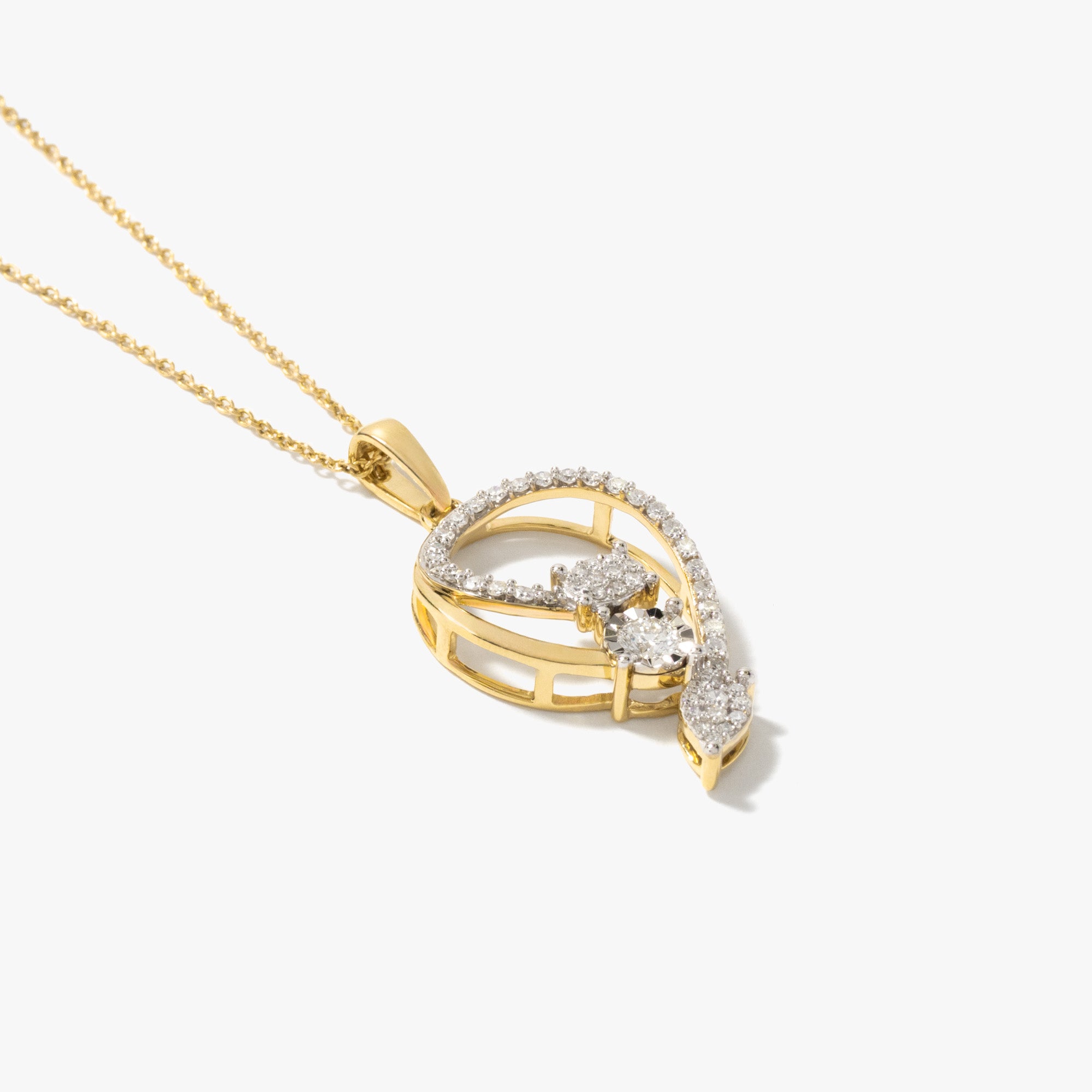 Diamond Cluster Necklace in 10K Yellow and White Gold (0.35 ct tw)