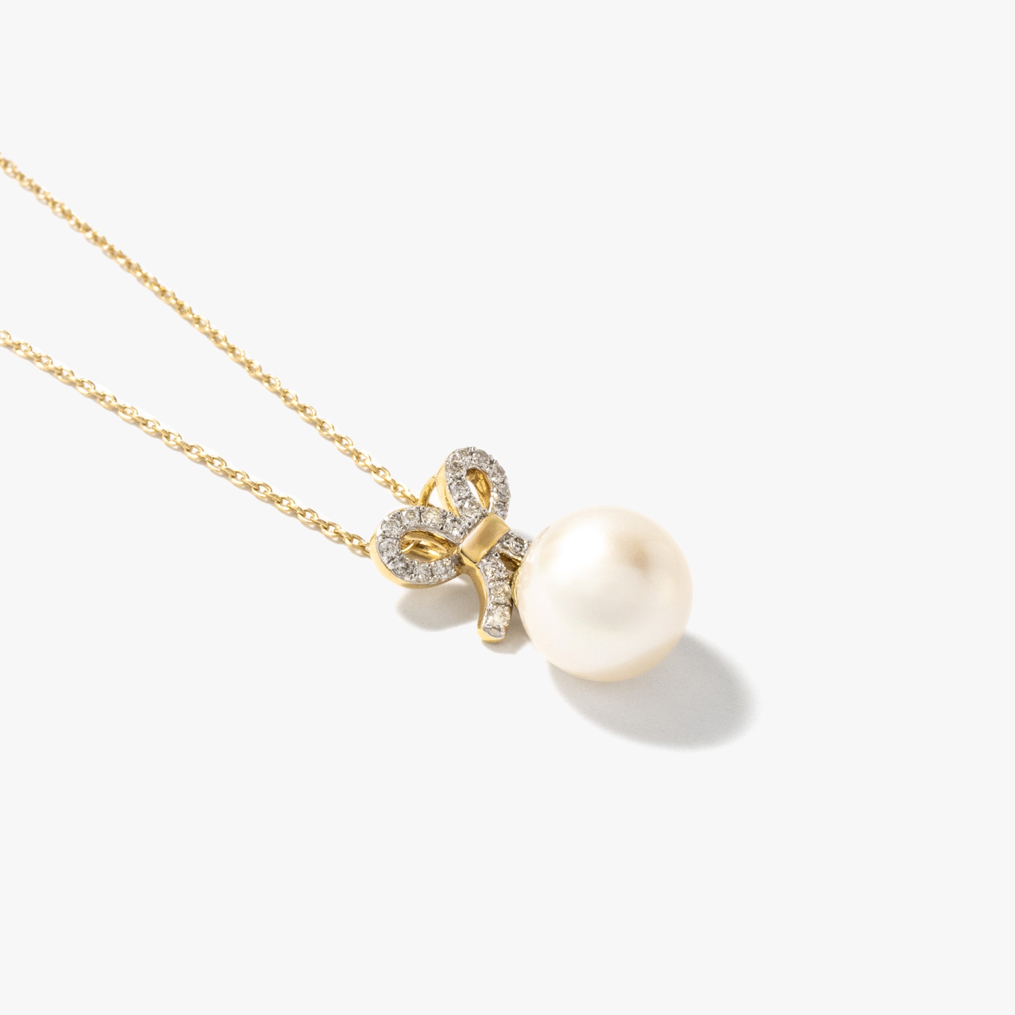 Pearl Necklace in 10K Yellow Gold