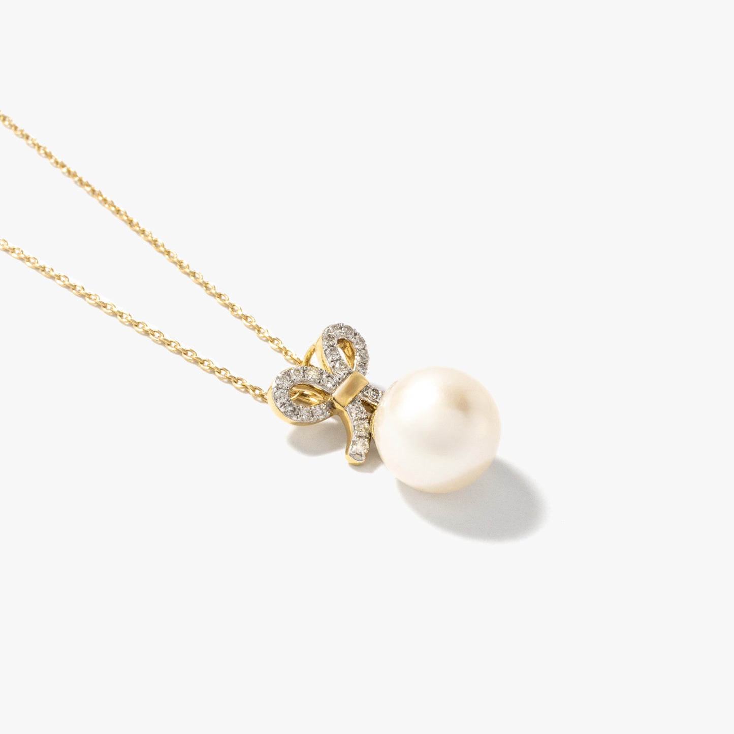 Pearl Necklace in 10K Yellow Gold