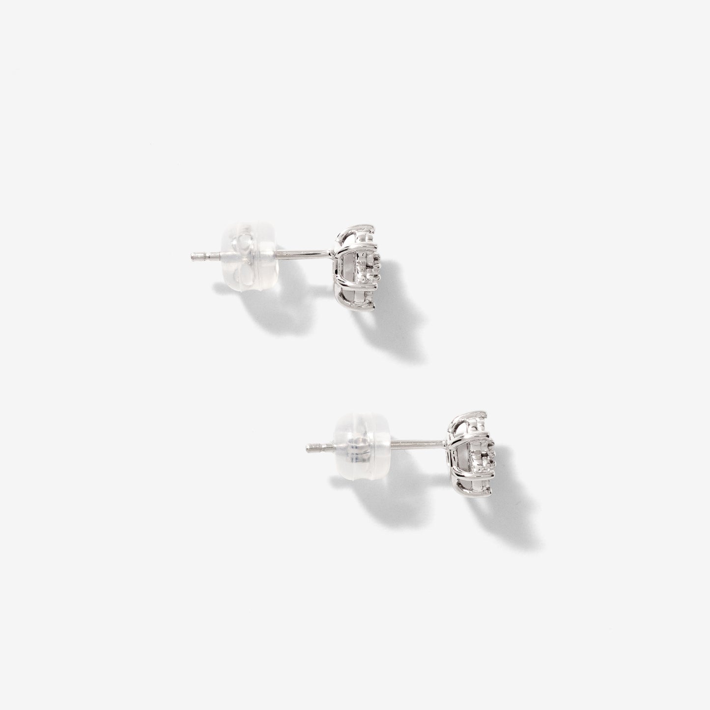 Flower Diamond Stud Earrings in 10K White Gold (0.04 ct tw)