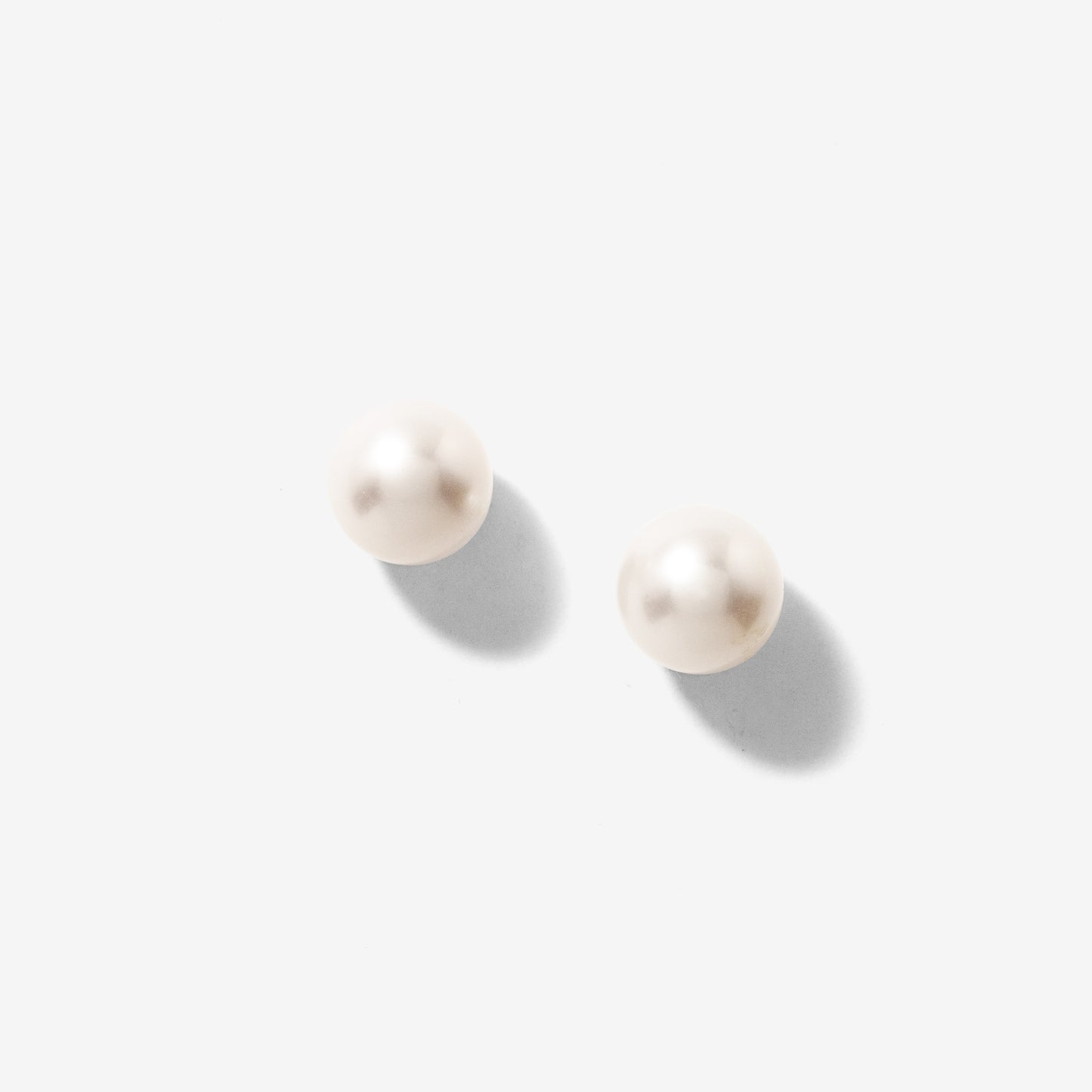 8-8.5mm Pearl Stud Earrings in 14K White Gold