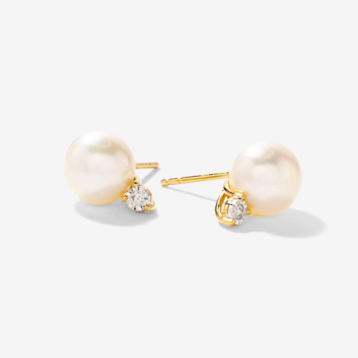 Pearl Stud Earrings in 10K Yellow Gold