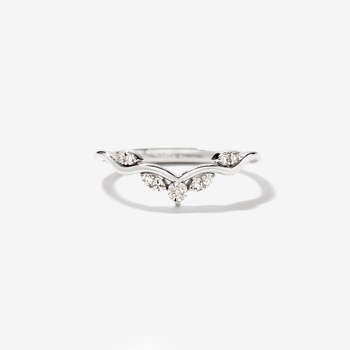 V Shape Diamond Cluster Ring in 10K White Gold (0.07 ct tw)